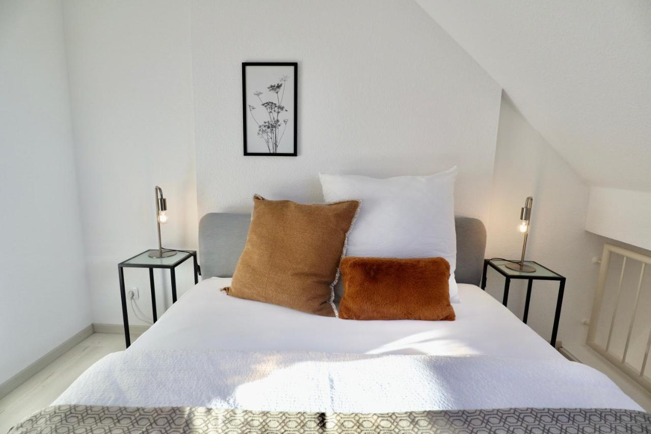 Gallery Apartment: Maisonette + Free Parking + Netflix Essen Bagian luar foto