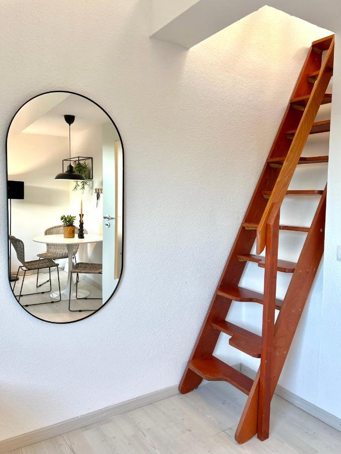 Gallery Apartment: Maisonette + Free Parking + Netflix Essen Bagian luar foto